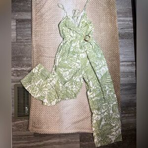 Sincerely Jules Olive and Cream Leaf Print Top